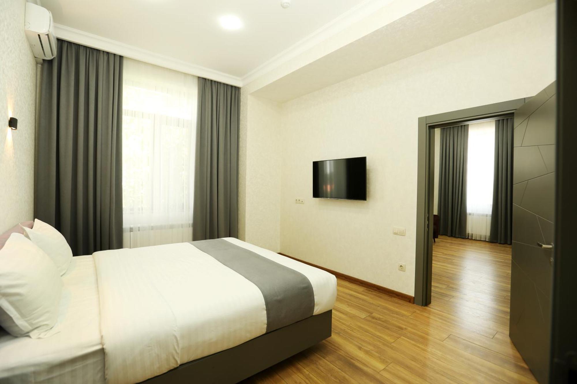 טשקנט Parklane Hotel מראה חיצוני תמונה